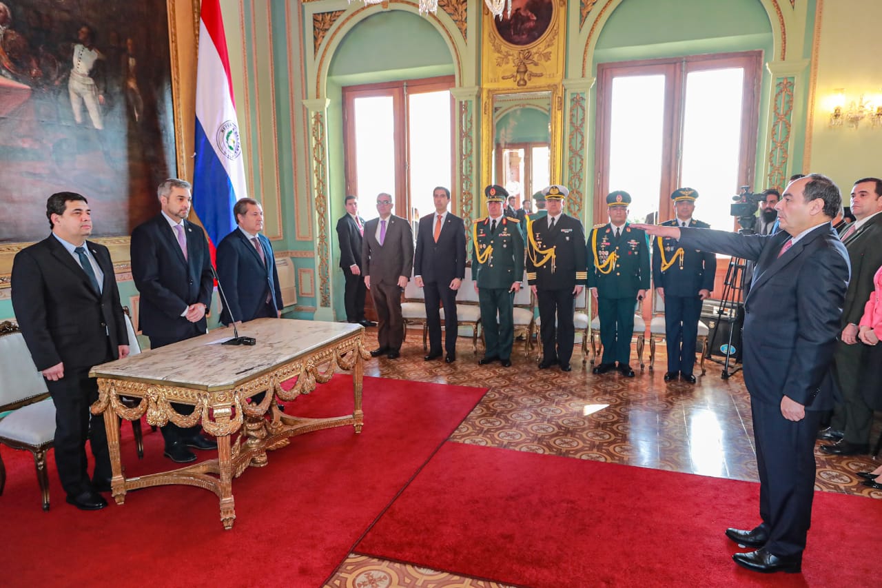 Presidente Abdo Benítez tomó juramento a Rivas Palacios, nuevo ministro de Relaciones Exteriores