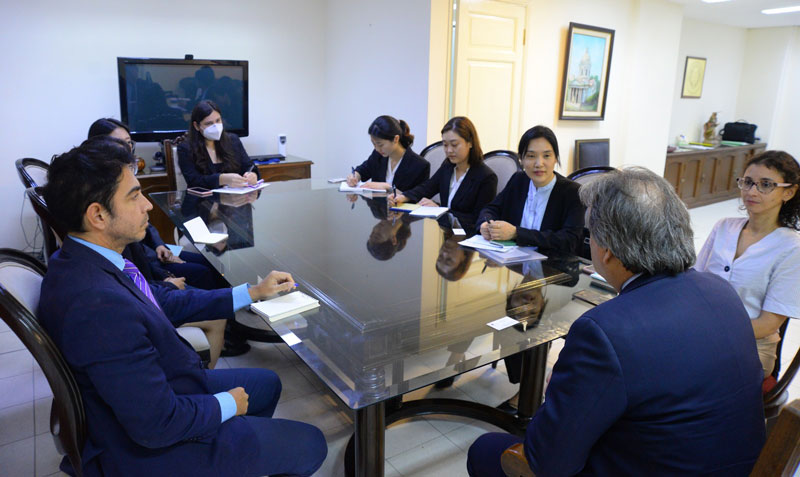 Vicecanciller recibe a  Delegación de Cooperación en Agricultura, Silvicultura y Tierra de la República de Corea