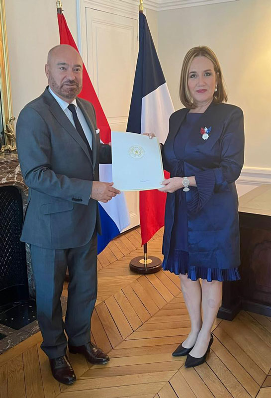 Embajadora Filártiga Lacroix presentó copias de sus cartas credenciales ante la República Francesa