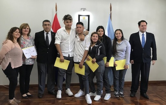 Escolares mendocinos interesados en conocer más sobre Paraguay visitaron la sede del Consulado