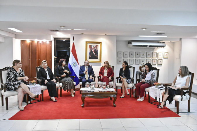 El Ministerio de Relaciones Exteriores trabaja para posicionar a la mujer paraguaya a nivel nacional e internacional