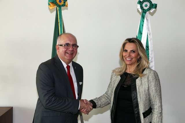 El Cónsul General de Paraguay efectuó una visita a la Gobernadora del Estado del Paraná