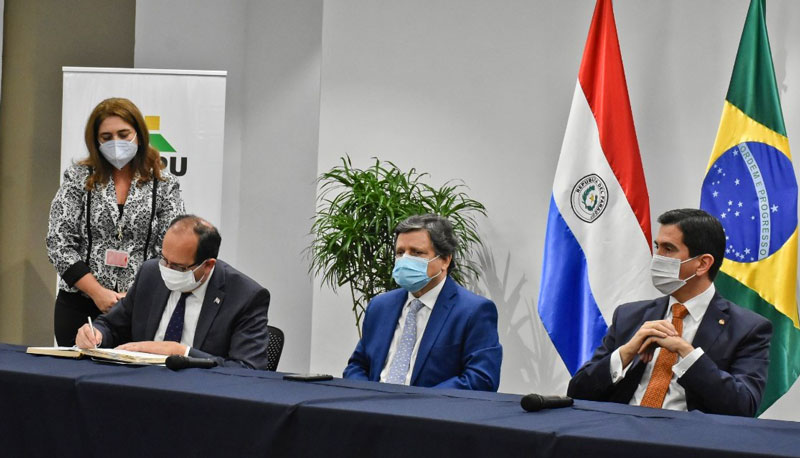 Un destacado diplomático sustituye a otro como Director General Paraguayo de Itaipú