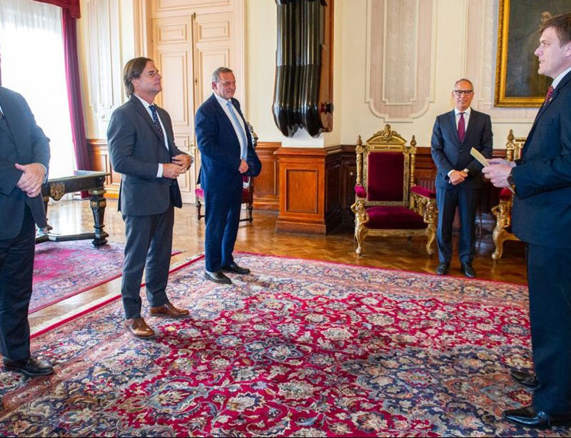 Embajador Brunetti presentó sus Cartas Credenciales al presidente Lacalle Pou