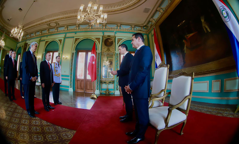 Presidente recibió cartas credenciales de nuevos embajadores ante el Gobierno paraguayo