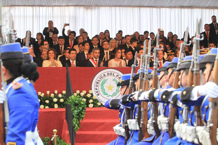 El Presidente Abdo Benítez encabezó desfile por los 481 años de Asunción