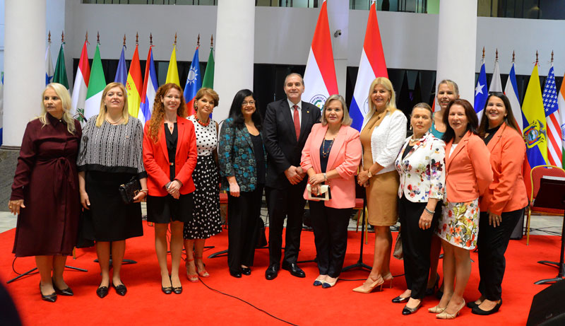 Canciller destacó la firme decisión de las mujeres de ser partícipes de las decisiones sobre el destino del Paraguay