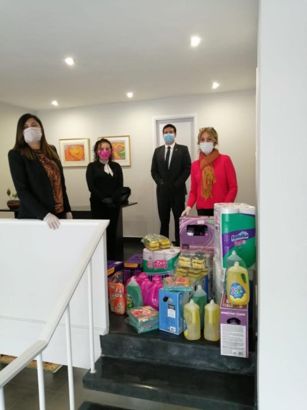 Embajada en Colombia asiste a connacionales en situación de vulnerabilidad
