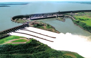 A pedido de la Cancillería, Itaipú autoriza flexibilización del embalse para mitigar bajante del río Paraná