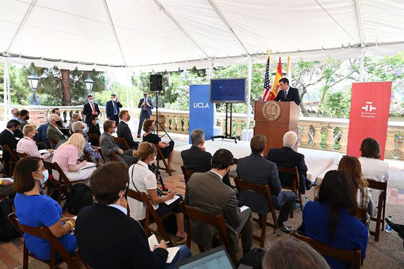 Cónsul general en Los Ángeles participa en acto con presencia del presidente del Gobierno español 