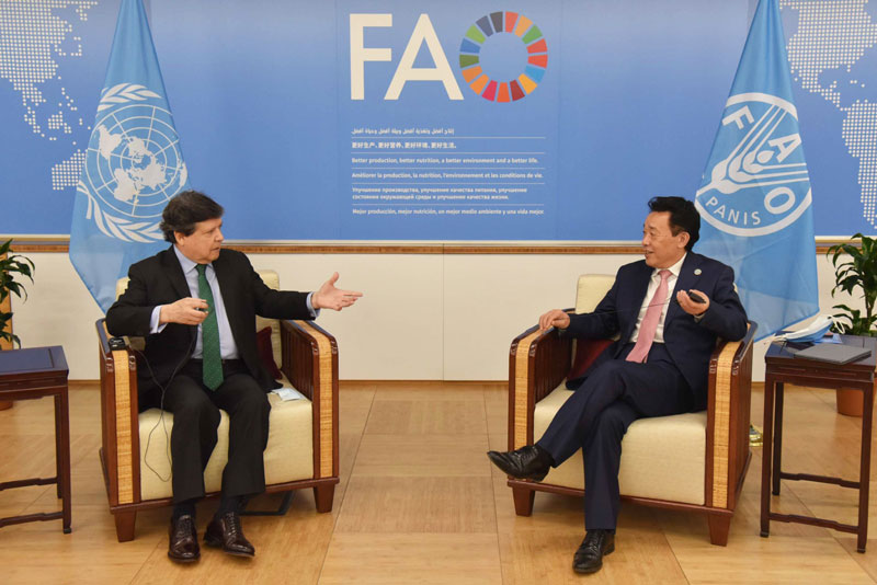 El Canciller Nacional visita a Qu Dongyu, Director General de la FAO