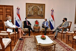 Canciller recibió saludo de cortesía del embajador de Chile
