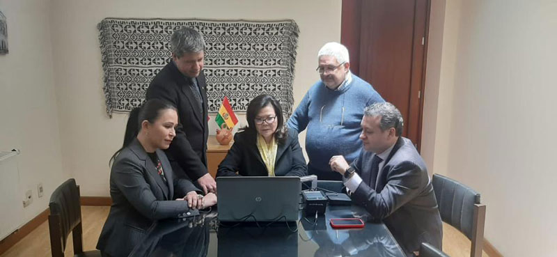 Embajada de Paraguay en Bolivia implementa equipos biométricos para expedición de pasaportes electrónicos