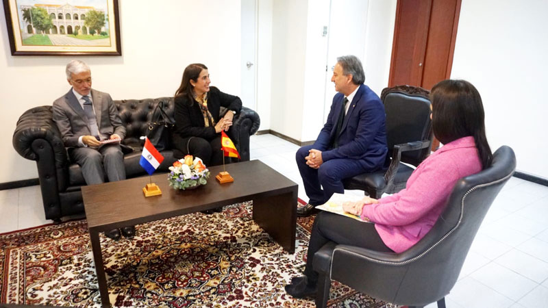 Viceministro de Relaciones Exteriores y embajadora de España en Paraguay  se reunieron en torno a la agenda bilateral