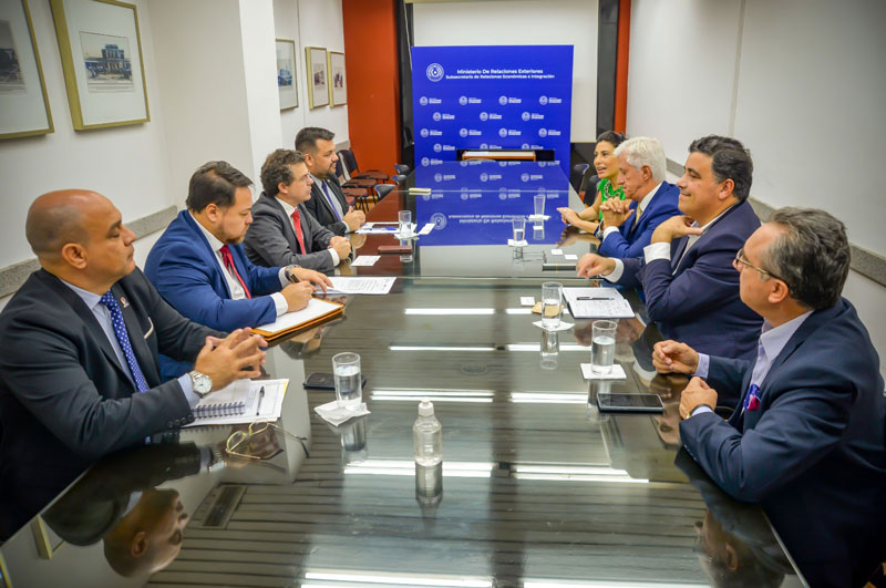 Empresarios portugueses interesados en ventaja competitiva que ofrecen las inversiones en Paraguay