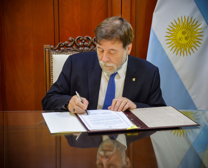 Argentina deposita instrumento de ratificación relativo a acuerdo de concesión de 90 días a turistas 