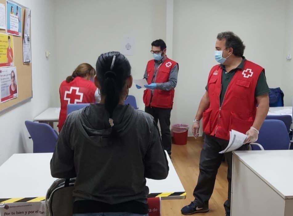 Consulado General en Málaga gestiona ante la Cruz Roja Española beneficios para la colectividad paraguaya