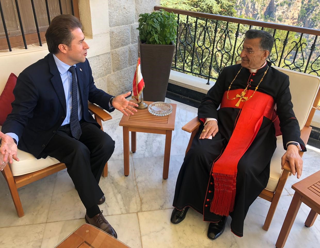 Canciller se reúne con Patriarca maronita en el inicio de su visita oficial a El Líbano