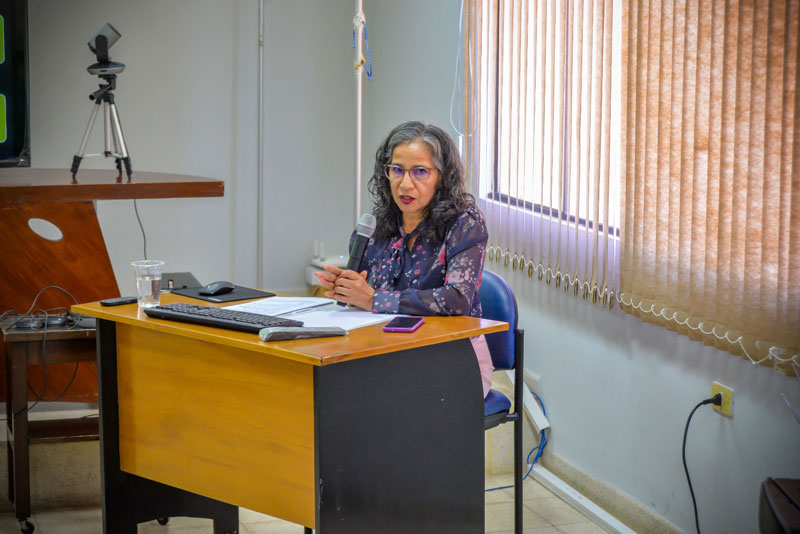 Especialista colombiana destaca importancia del mantenimiento y cuidado de los archivos