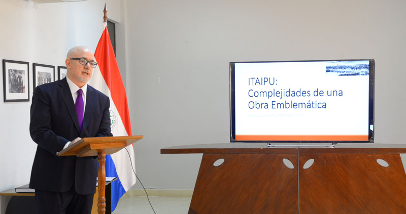 Defensa de tesis sobre Itaipú para ascenso a embajador obtuvo la calificación 5