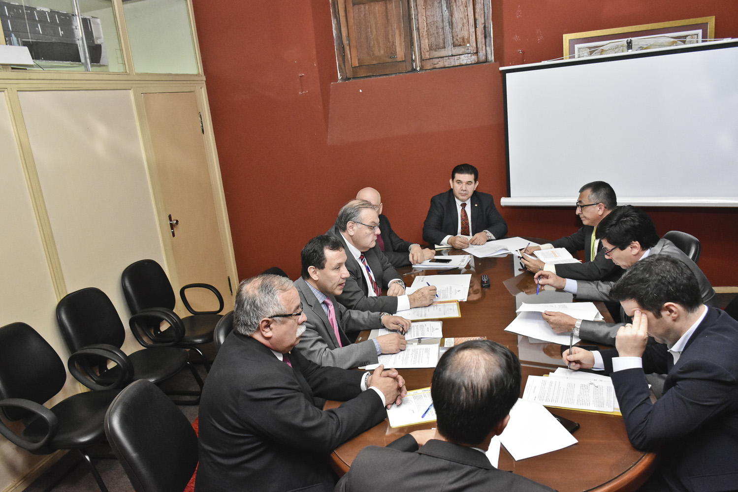 Cancillería y Diputados estudian proyecto para modificar Ley de Arancel Consular