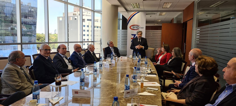 Director de la Academia Diplomática y Consular brindó una charla en la Asociación del Cuerpo Consular del Paraguay
