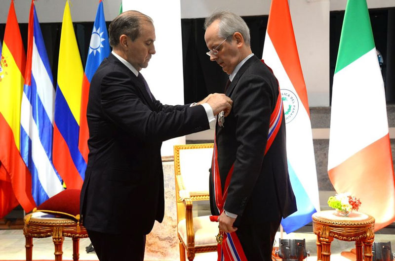 Paraguay condecoró con la Orden Nacional del Mérito en el Grado de Gran Cruz al embajador de Italia
