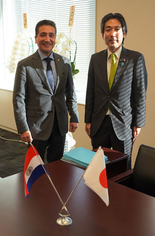 Embajador Florentín Antola se reunió con el nuevo presidente de la Comisión de Relaciones Exteriores de la Cámara de Representantes de Japón