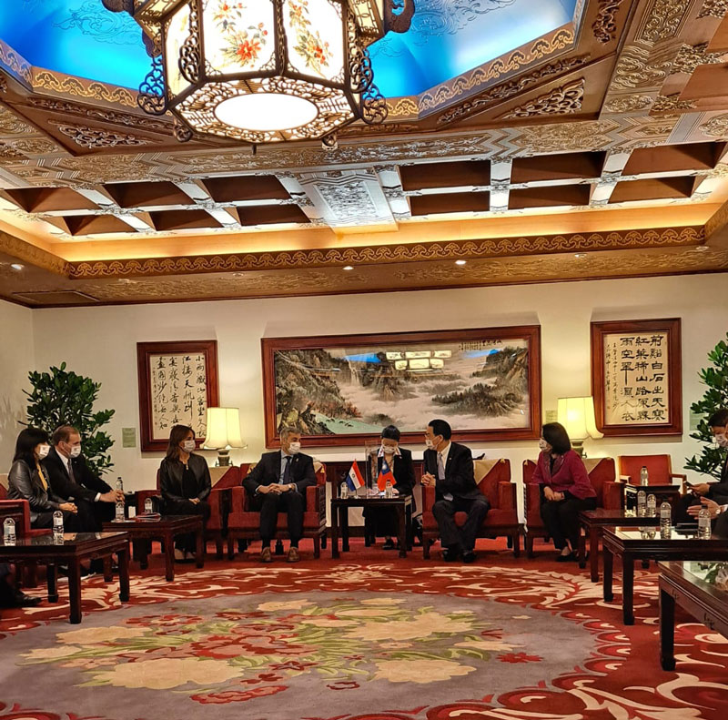 Presidente Mario Abdo Benítez y comitiva arriba a la República de China (Taiwán), en visita oficial