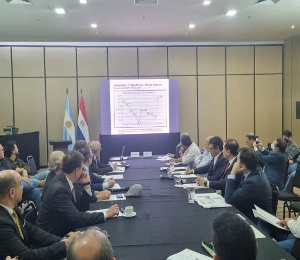 Comisión Mixta Paraguayo-Argentina del Río Paraná promueve la navegación del Río Paraná hacia una vía más segura y previsible