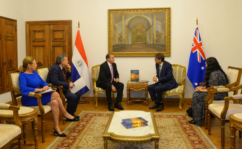 Embajador de Australia presentó copias de sus Cartas Credenciales al Ministro de Relaciones Exteriores