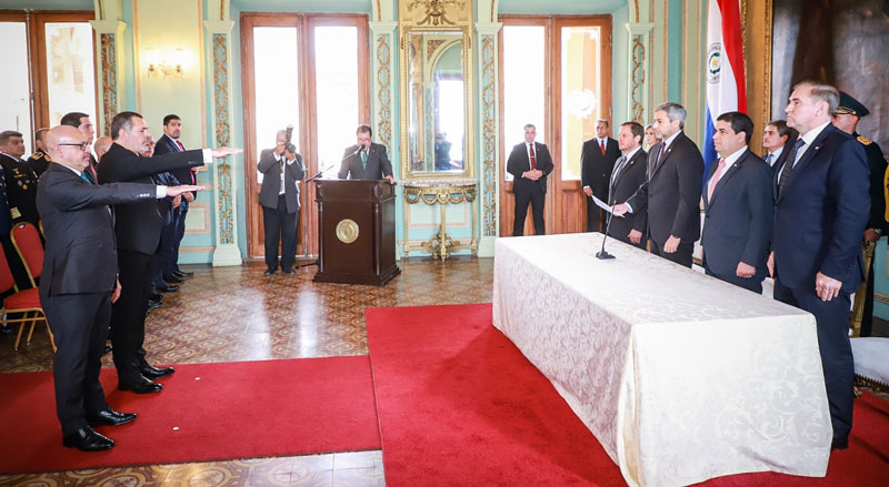 Presidente tomó juramento a nuevos embajadores del Paraguay ante la OMC y Perú