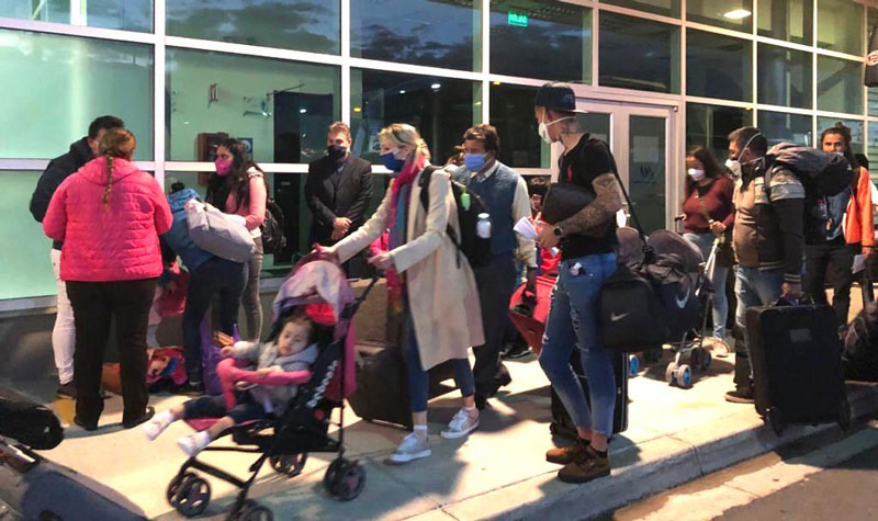 En vuelo especial procedente de Ecuador llegan 25 personas entre compatriotas y residentes 
