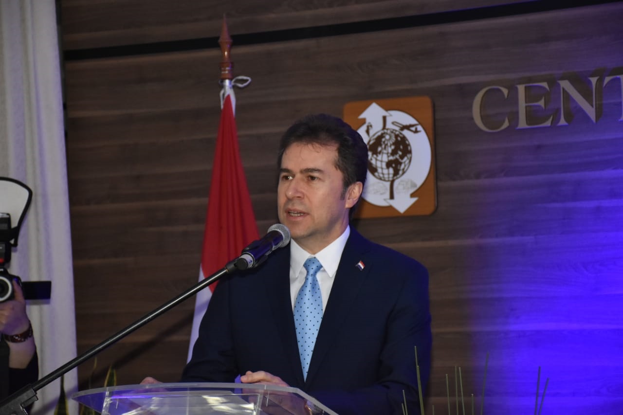 Ministro Castiglioni reafirma el compromiso del Gobierno Nacional con la construcción de la institucionalidad