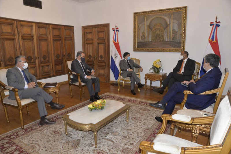 Canciller Acevedo recibió el saludo protocolar del embajador del Brasil en el Paraguay