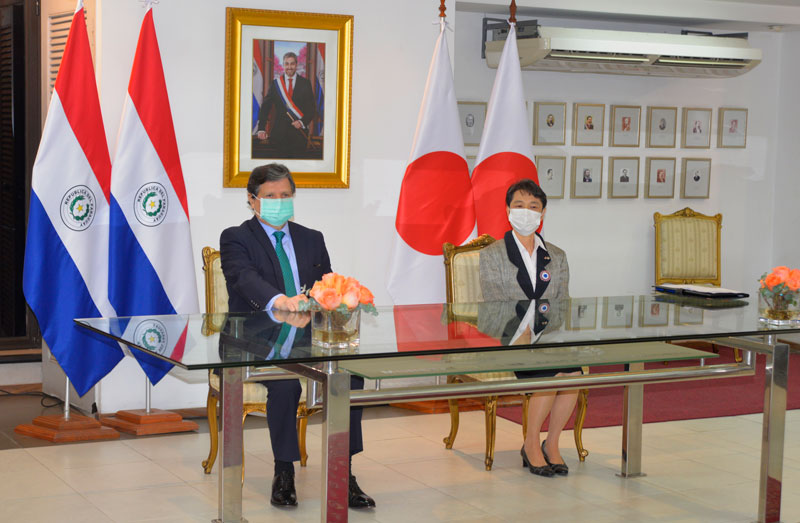 Paraguay recibe cooperación de vehículos e insumos para rescatistas por parte de la Asociación de Bomberos del Japón