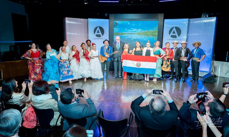 Serenata al Paraguay en Madrid por las fiestas patrias