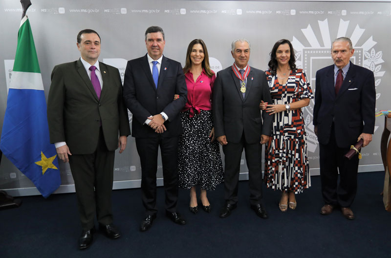 Exgobernador del Estado de Mato Grosso do Sul es condecorado con la Orden Nacional del Mérito