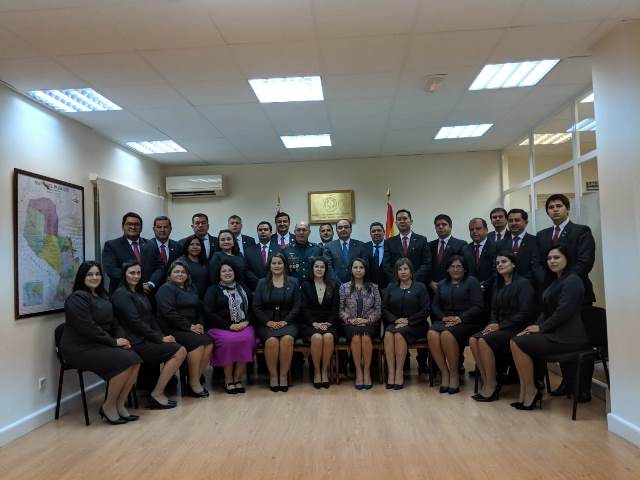 La Primera Promoción de la Maestría en Planificación y Conducción Estratégica del IAEE – Alto Paraná visitó la Embajada del Paraguay en Madrid