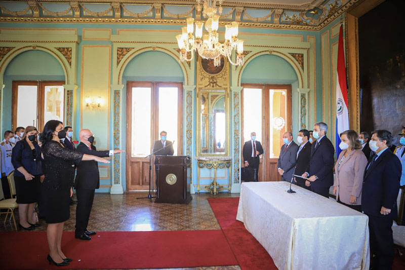 Presidente tomó juramento a nuevos embajadores del Paraguay ante la UNESCO y Sudáfrica