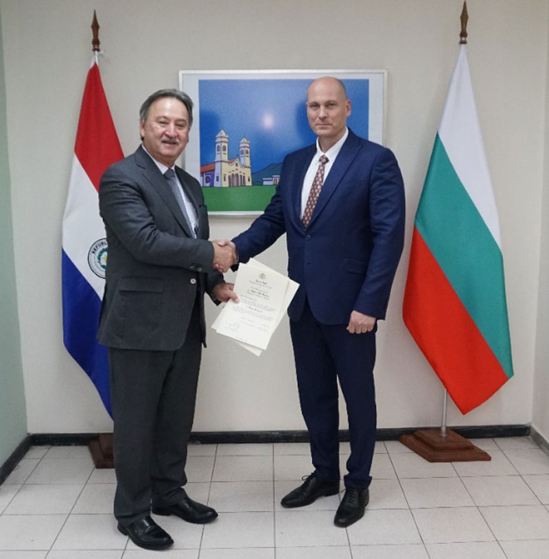 Embajador de la República de Bulgaria presentó copias de sus cartas credenciales al Viceministro Silvero