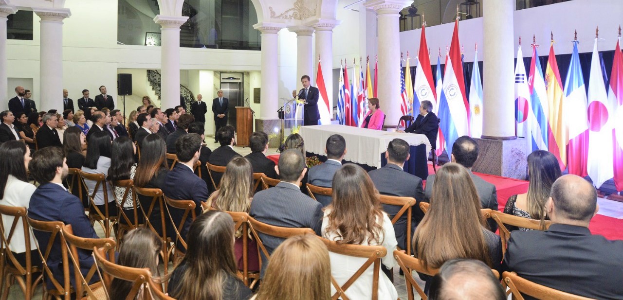 Canciller insta a nuevos diplomáticos a desempeñarse con patriotismo, dignidad y honestidad 