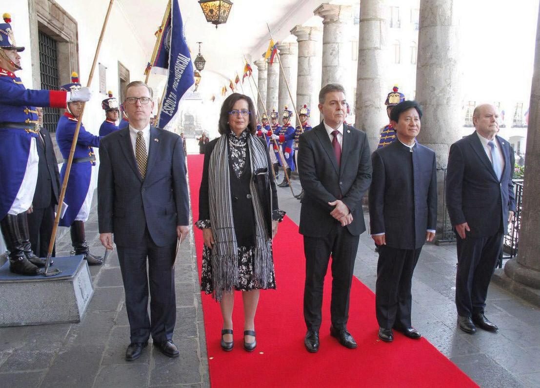 Embajador Gorostiaga presentó cartas credenciales al presidente de Ecuador