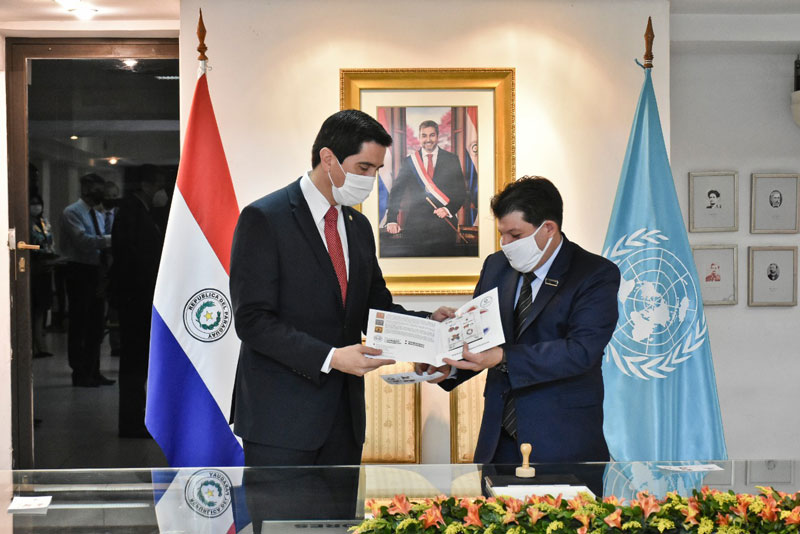 Paraguay lanza sellos postales conmemorativos del 5° aniversario de los ODS y 75 años de la ONU
