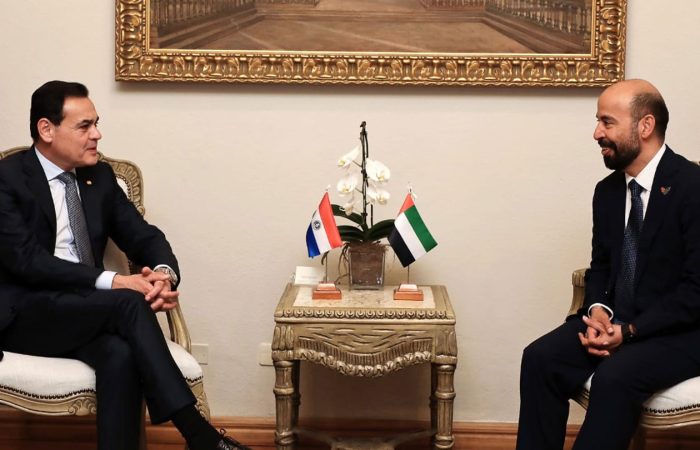 Canciller y embajador de Emiratos Árabes Unidos abordan principales temas de la agenda bilateral