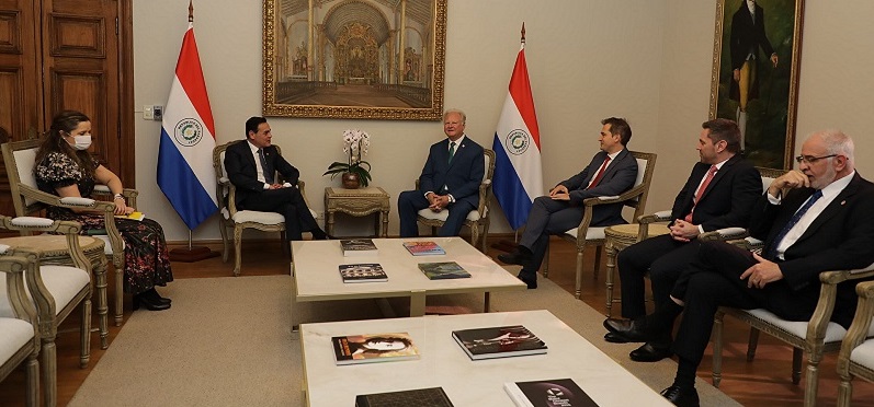 Cancillería y Cámara de Comercio Paraguayo-Americana analizan ruta aérea directa e inversiones
