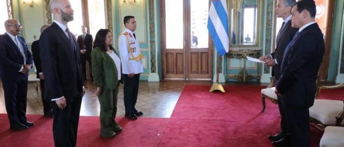 Presidente recibe cartas credenciales de embajadores de Taiwán y Cuba