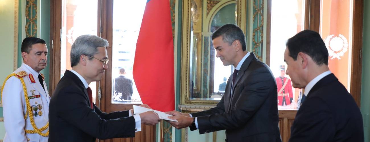 Presidente recibe cartas credenciales de embajadores de Taiwán y Cuba