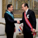 Condecoración entre cancilleres - destacado