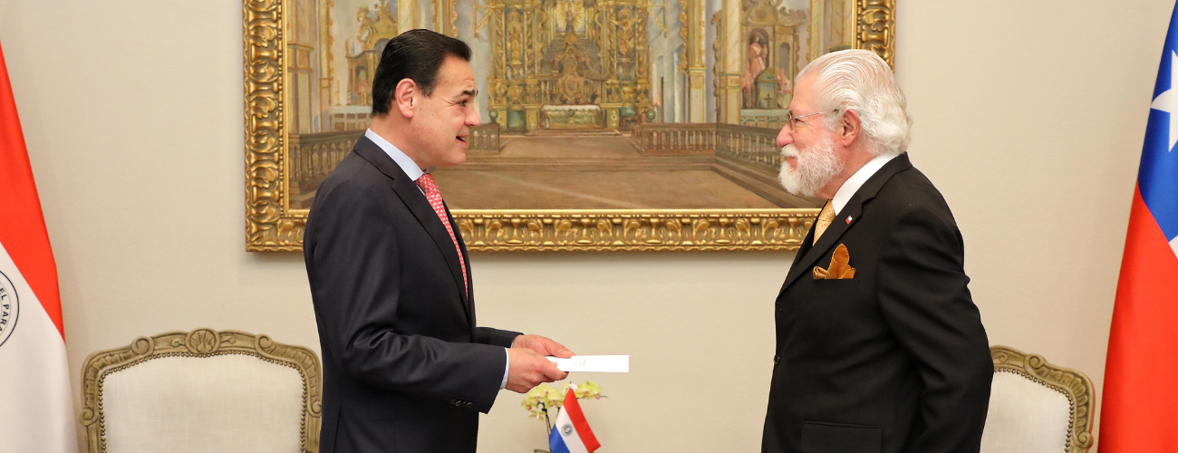 Nuevo embajador de Chile presenta copia de cartas credenciales
